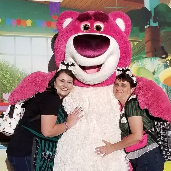 Meet your Posher, Fonda - Picture 1 of 1